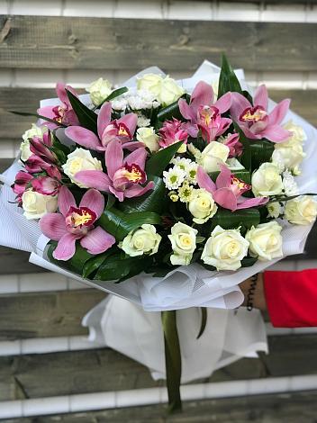Букет цветов из: Розы и Хризантемы в Раздорской
